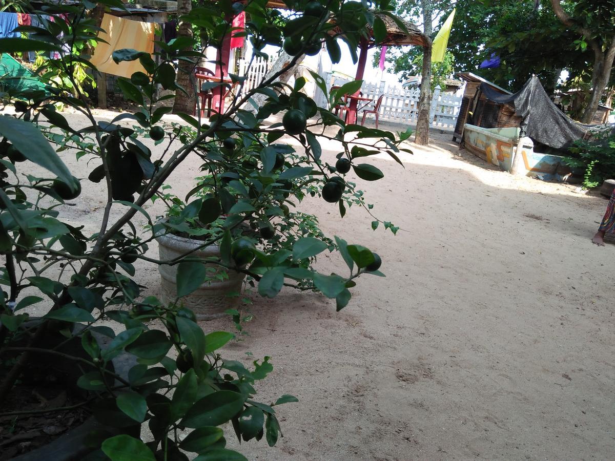 Parei Beach Inn Tangalle Exterior photo